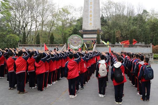 【盟市动态】呼和浩特市:召开“退役军人就业创业基地”“退役军人就业合作示范企业”“退役军人创业模范”表扬大会